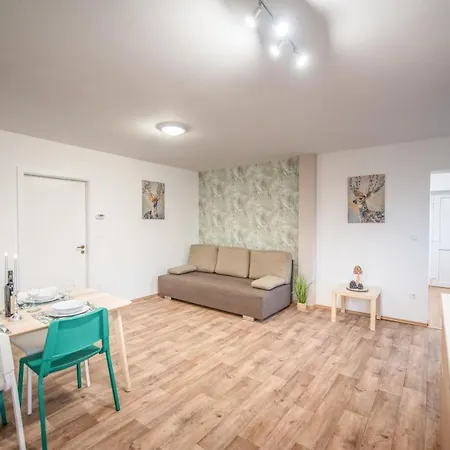 アパート Chalet Keszthely ケストヘイ